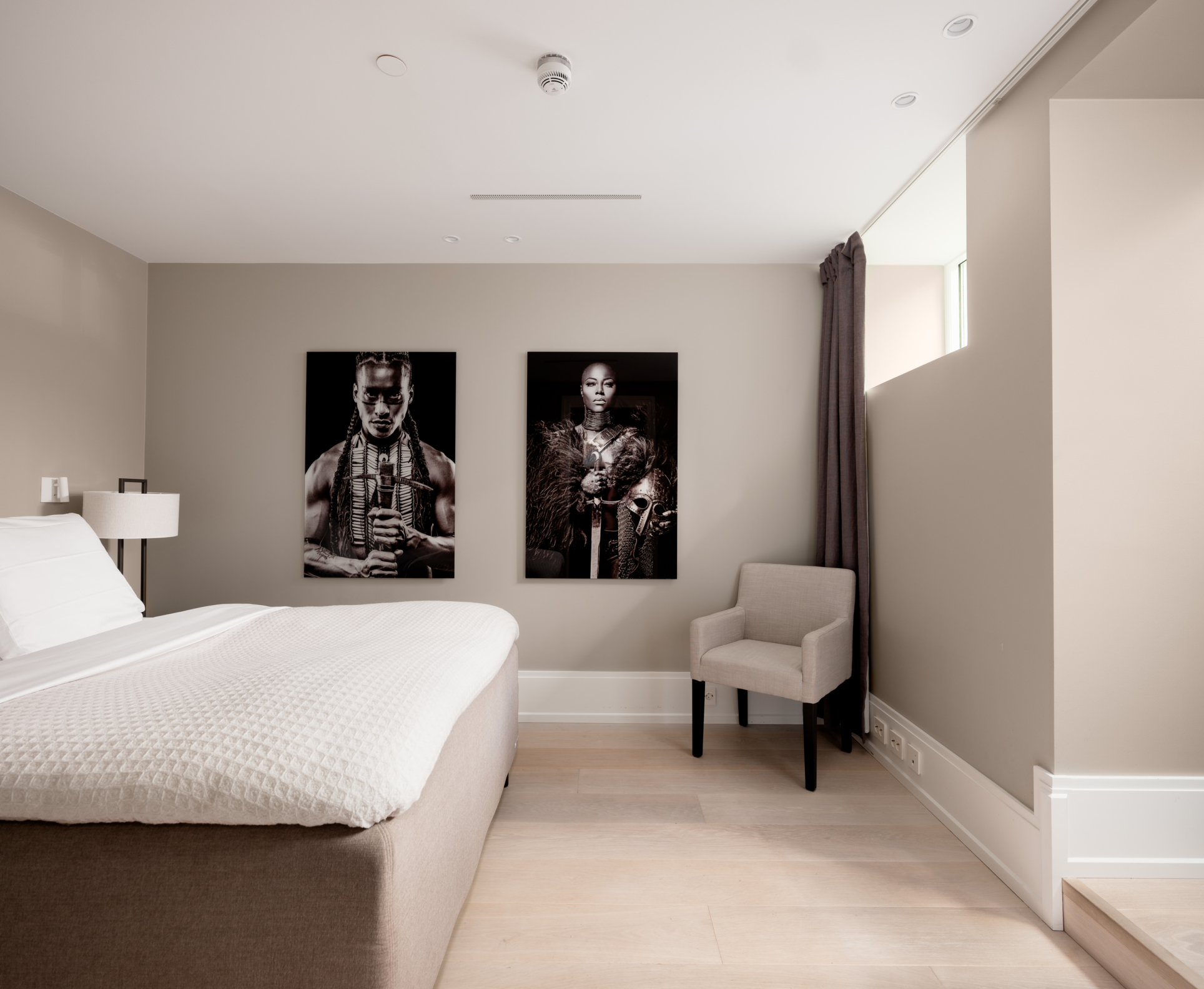 Crown Manor 19