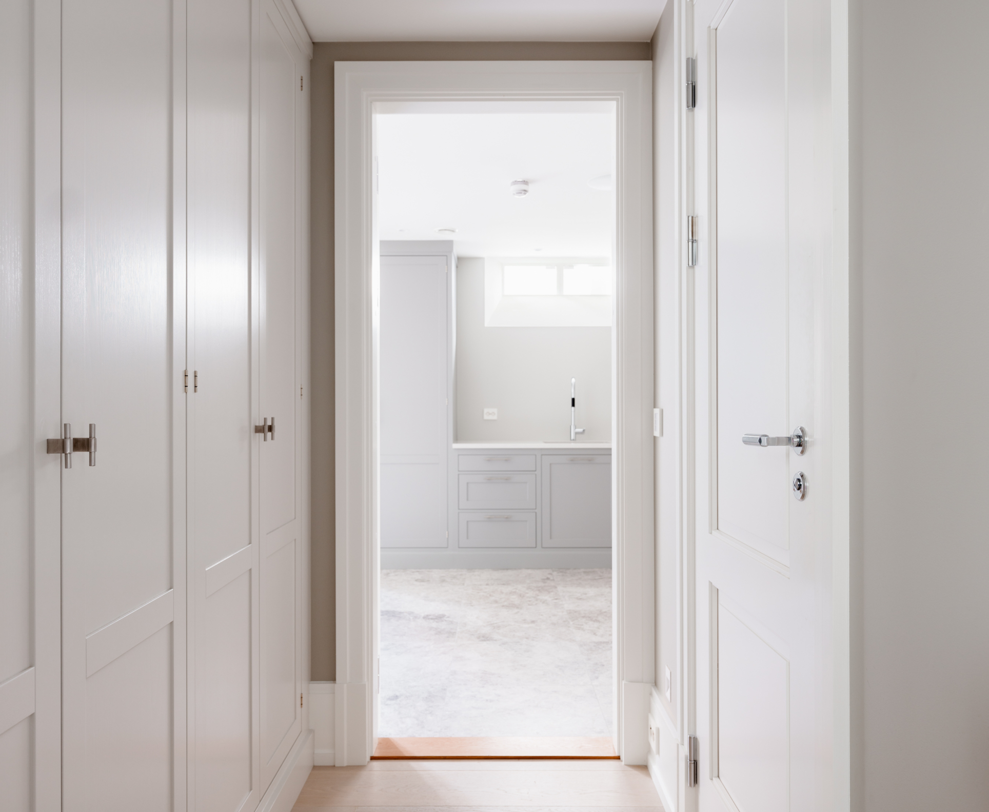 Crown Manor 22