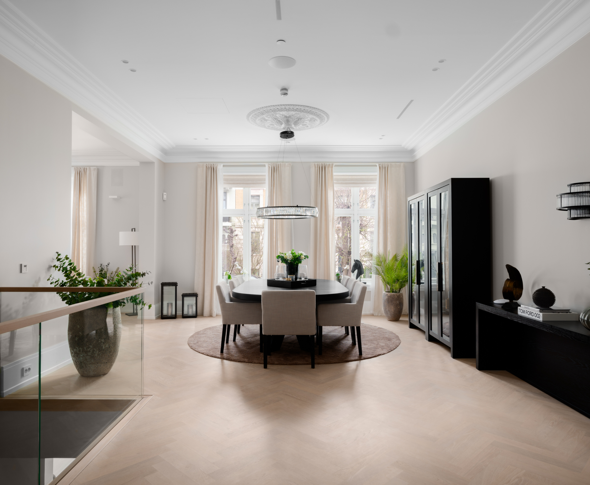Crown Manor 3