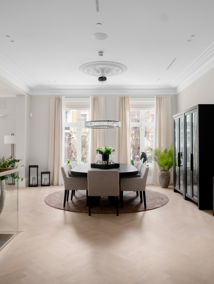 Crown Manor 3